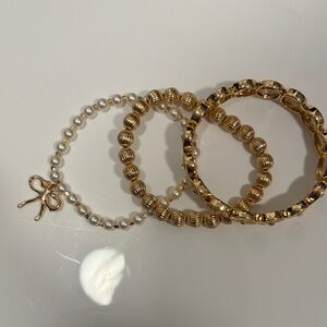 Lilly Pulitzer Tis the Season Elegant Gold and Pearl Bracelet Set